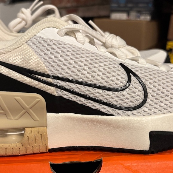 Nike Air Max Alpha Trainer 6 Sail Coconut FQ1833-100 Men’s 9 / Women’s 10.5 - Picture 5 of 8